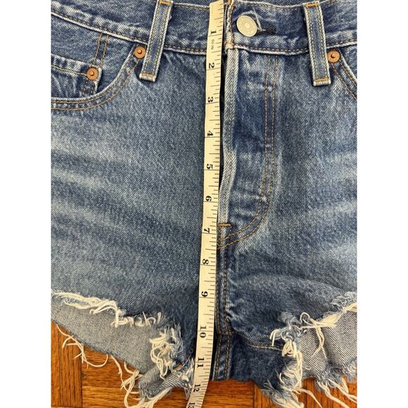 Levi's Premium 501 Medium Size 28 Wash High Rise Women’s Distressed Shorts - Picture 8 of 16